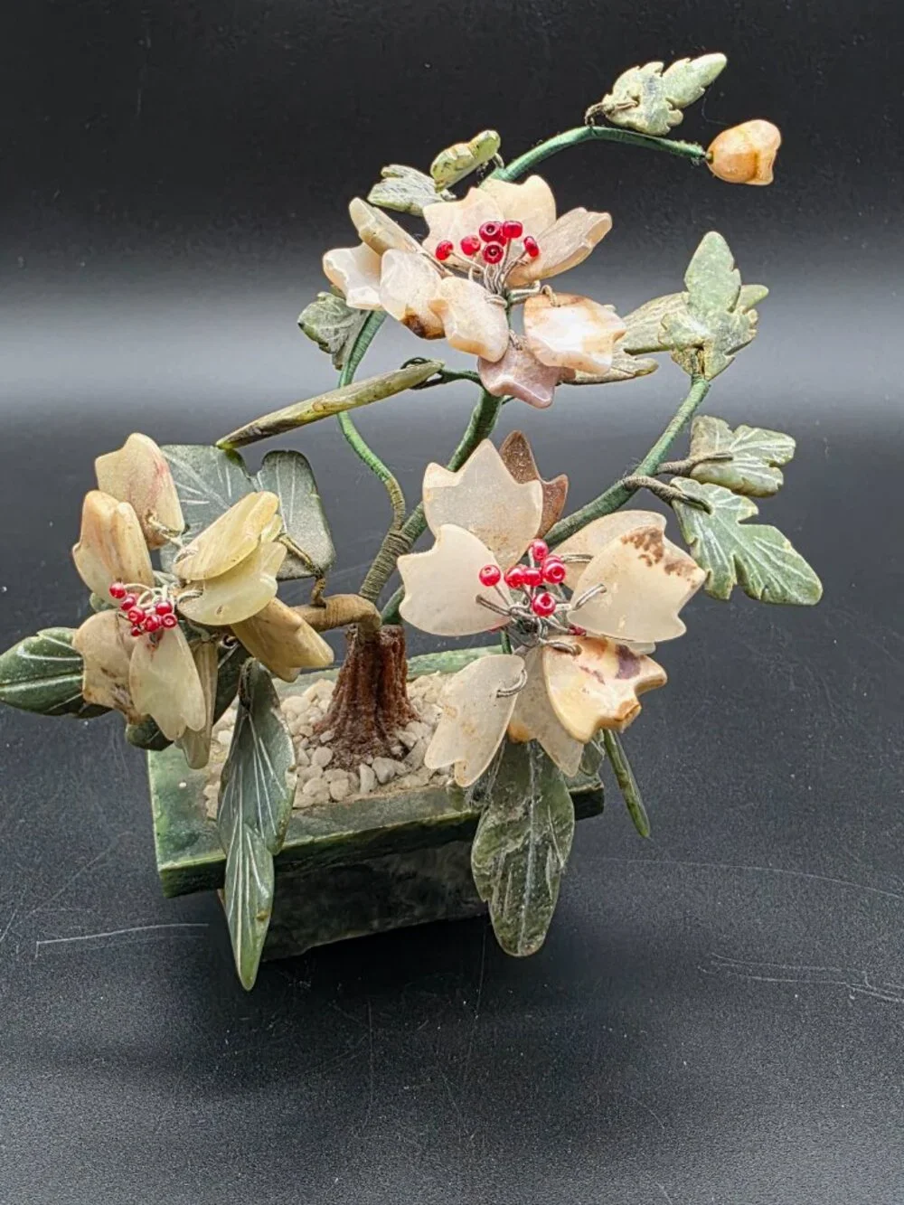 VINTAGE CHINESE JADE STONE FLOWER BONSAI TREE MCM Hand carved Gem Tree
